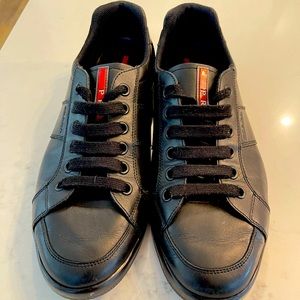 🔥MENS PRADA SHOE SIZE 10🔥
